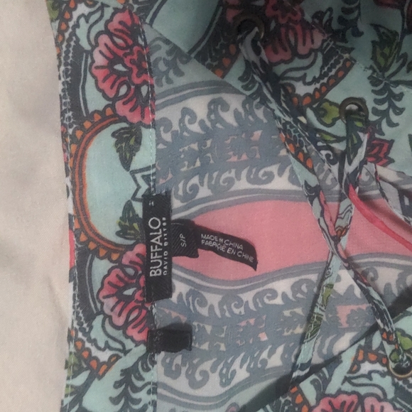 Buffalo top - Picture 3 of 3